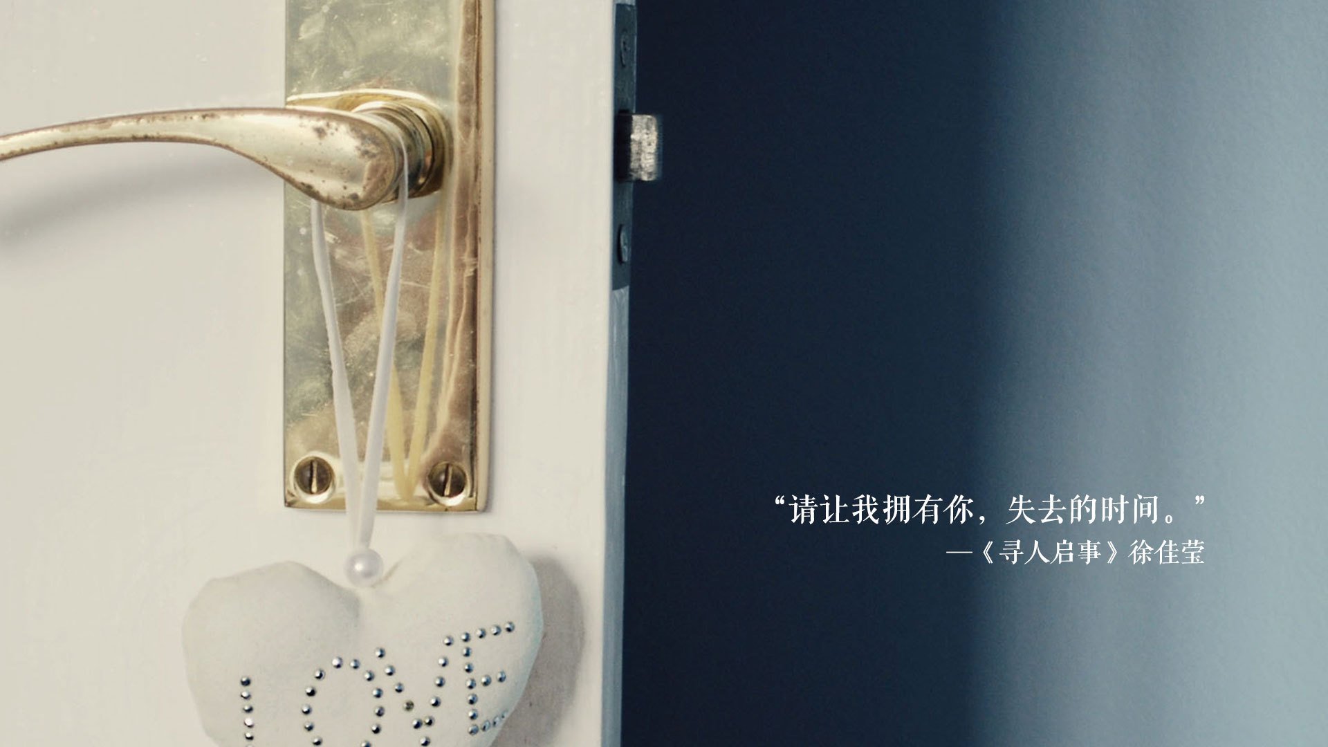 体育赛事更新：女足比拼中体现的团队精神！，女足拼搏