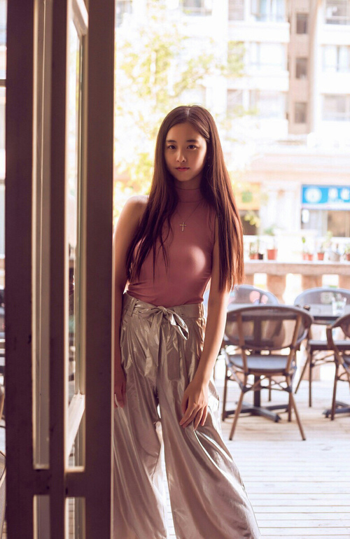 爱游戏娱乐平台-跳水高台项目奥地利完成高难组合，奥地利跳水运动员