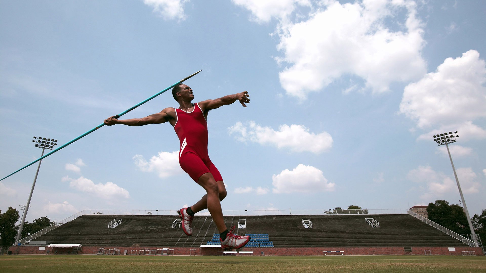 _豪华奖金引发激烈竞争：谁能拿到桂冠_，豪车奖豪红包