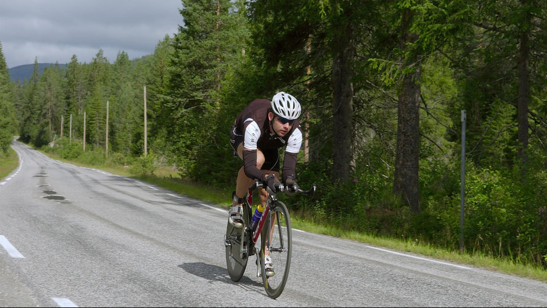“飞跃”赛段：那些令人屏息的跳跃瞬间集锦，飞跃动作